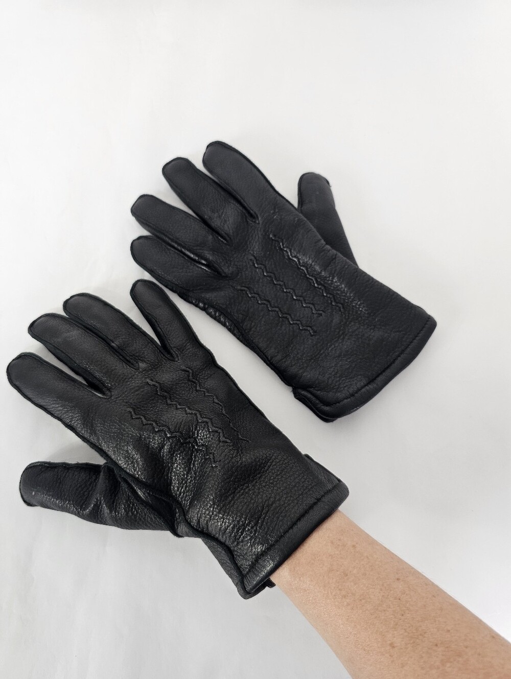 3M Thinsulate Black Leather Gloves - Classic Winter Accessory Medium